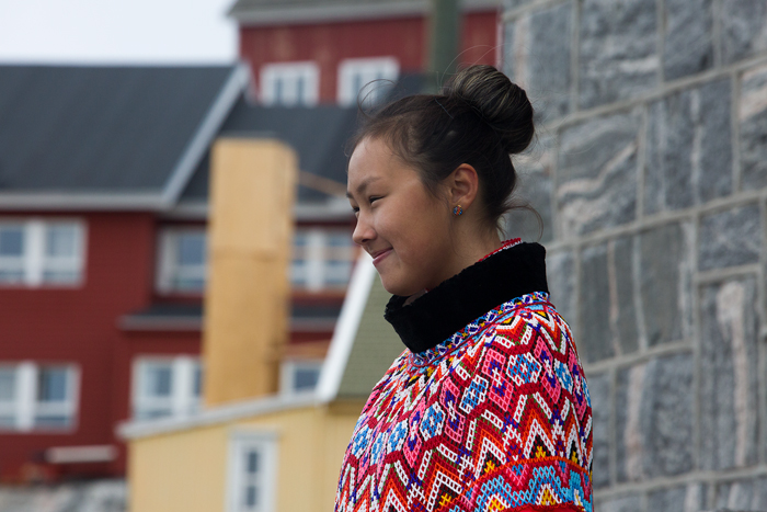 Jour de communion. La communauté  célèbre ces grands moments   chrétiens par le port d'habits traditionnels groenlandais.